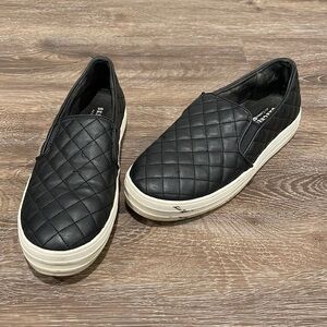 Skechers Memory Foam Black Slip-ons - Women’s 6.5